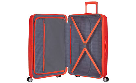 Innvendig organisering med en ekstra lomme med glidelås