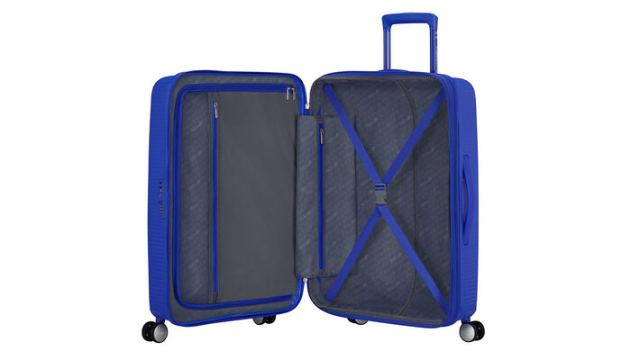 Interior organisation with extra zipped apron pocket 