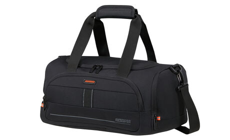 Fitting Ryanair and Wizz Air free-on-board cabin bag policy