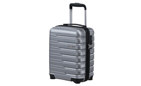 Oppfyller kravene til størrelse for gratis håndbagasje om bord hos Ryanair og Wizz Air