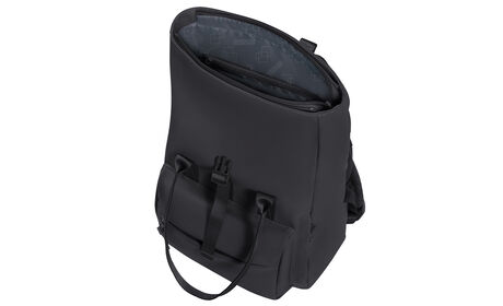 Large main compartment