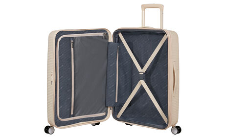 Innvendig organisering med en ekstra lomme med glidelås