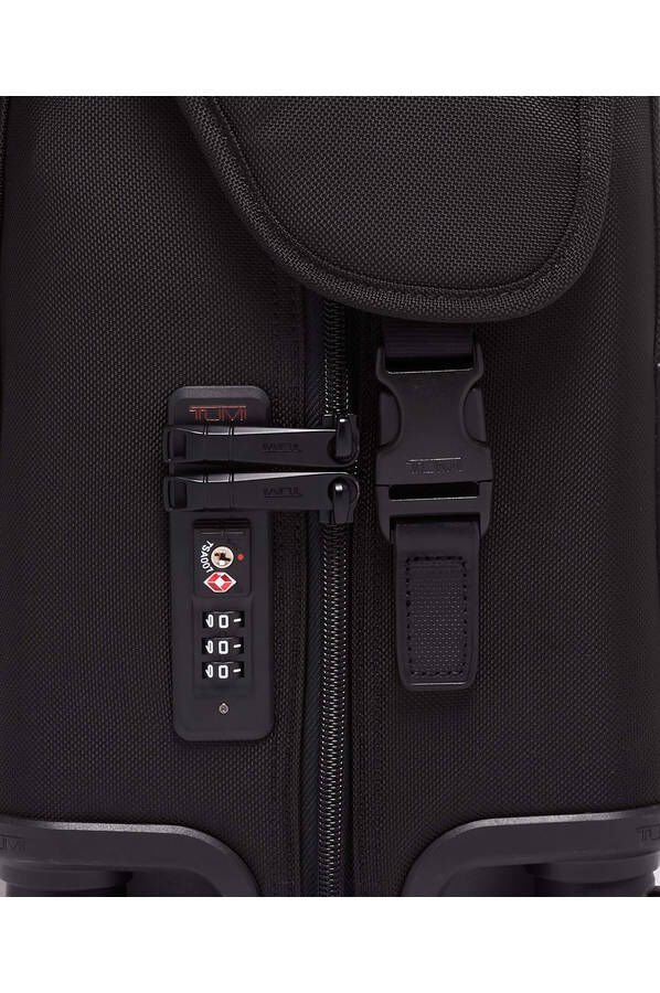 TUMI Alpha 2 GARMENT 4 WHL C/O  Black