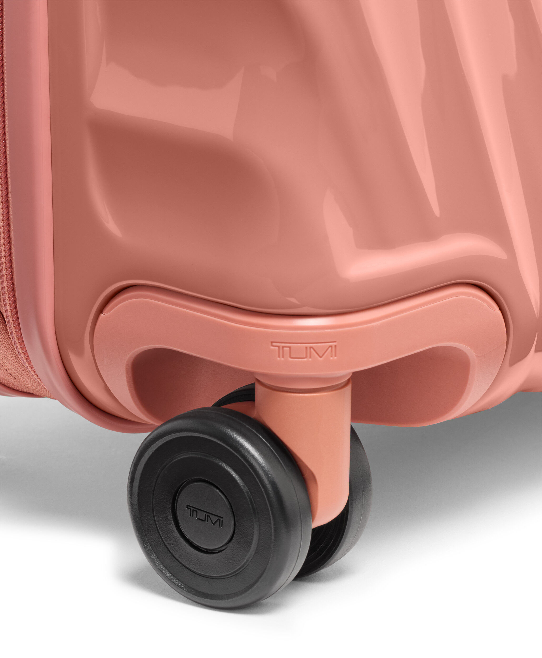 19 Degree Utvidbar koffert med 4 hjul 55 cm - Cont.