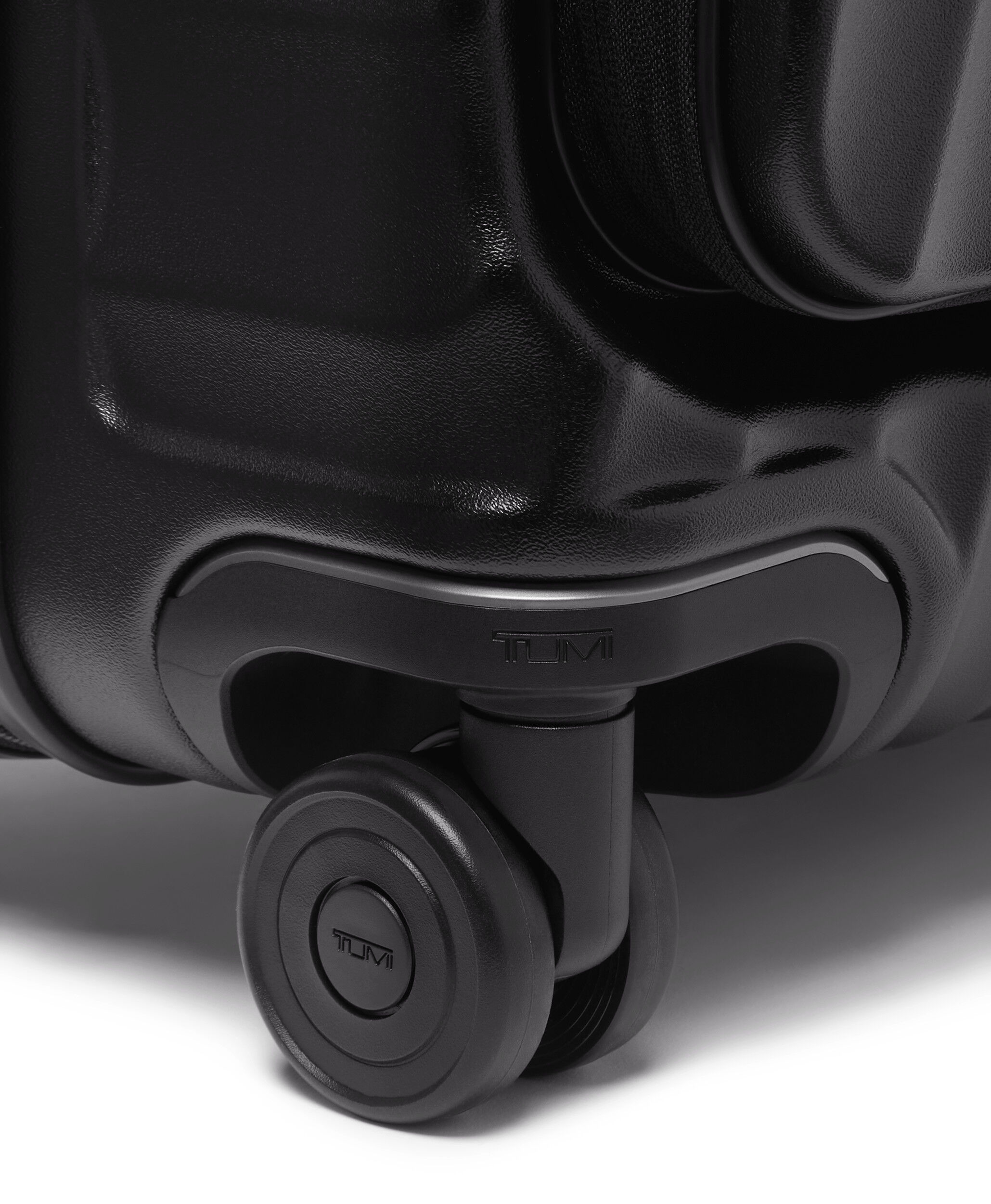 19 Degree Front Access Utvidbar koffert med 4 hjul 66 cm